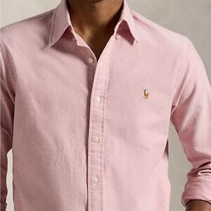 NEAR NEW CONDITION RALPH LAUREN CLASSIC OXFORD “BLAKE” IN COLOR BERRY. SIZE XL